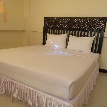 סוקותאי J-Safe Guesthouse מראה חיצוני תמונה