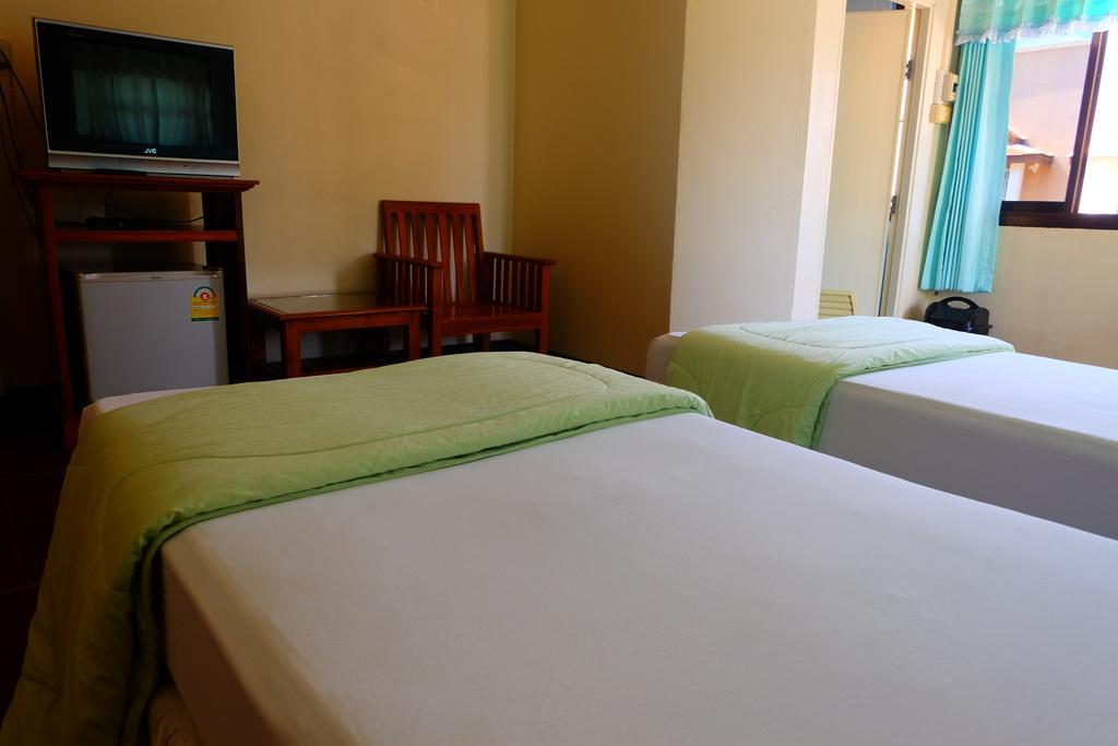 סוקותאי J-Safe Guesthouse מראה חיצוני תמונה