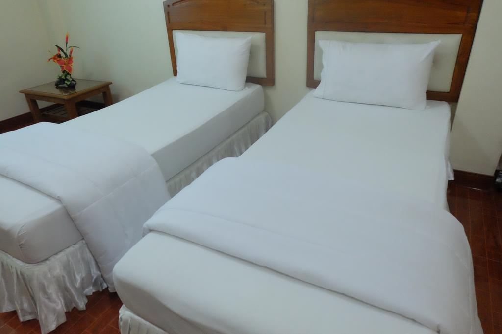סוקותאי J-Safe Guesthouse מראה חיצוני תמונה