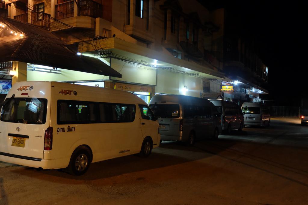 סוקותאי J-Safe Guesthouse מראה חיצוני תמונה